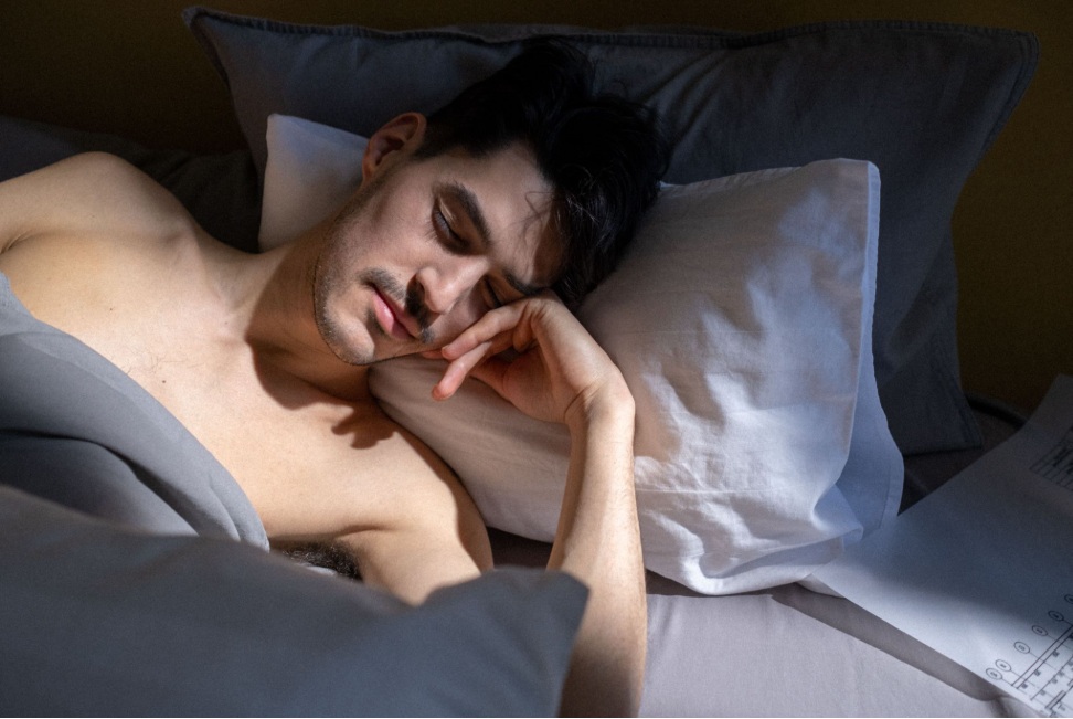 Sleep on your back with your head elevated at 30–45 degrees for the first 7–10 nights. Once the grafts have settled and healing progresses, you can gradually return to normal sleeping positions.